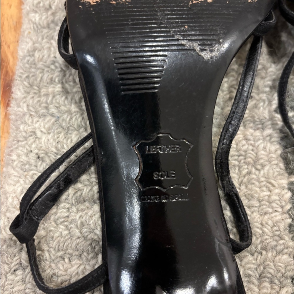 STUART WEITZMAN Women’s Strappy Kitten Heels Black Suede Size 8 luxury low shoes - Picture 5 of 13